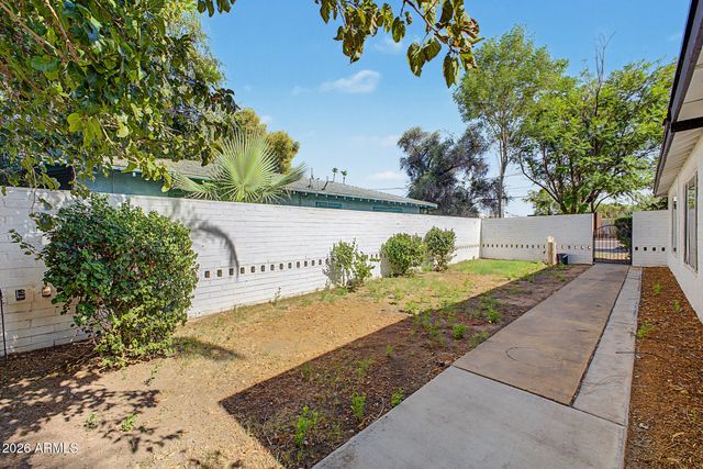 530 E ROSE Lane, Phoenix, AZ 85012
