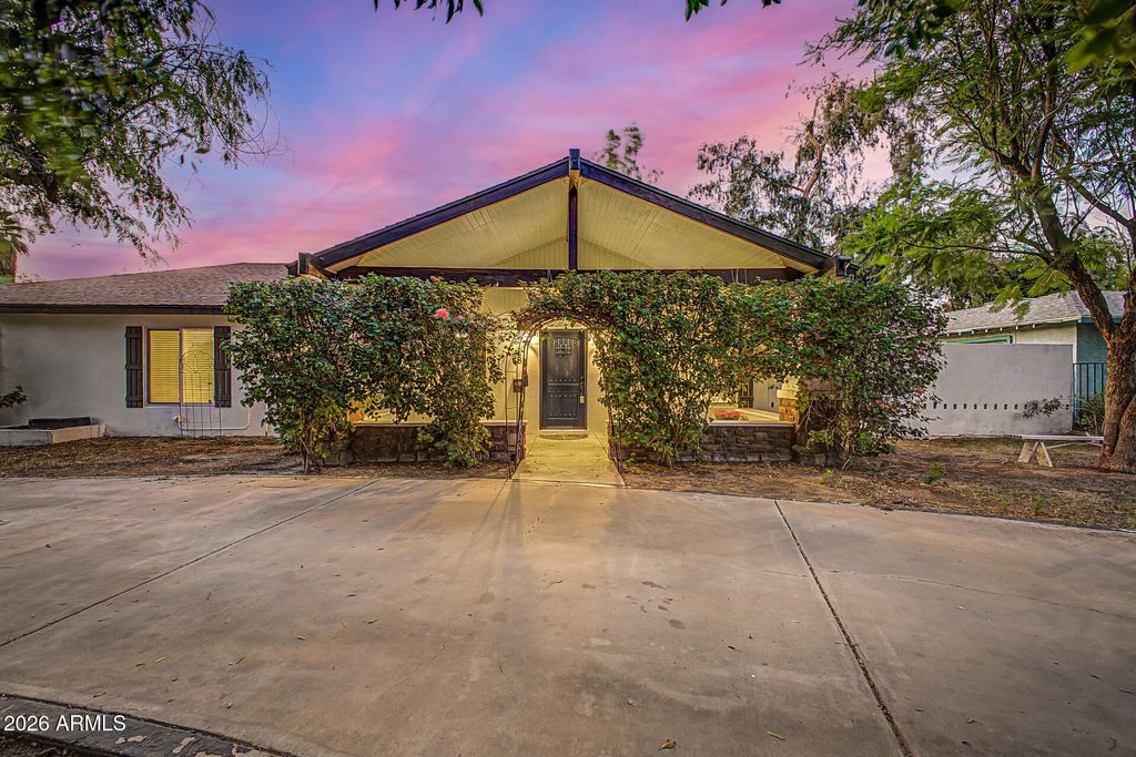 530 E ROSE Lane, Phoenix, AZ 85012