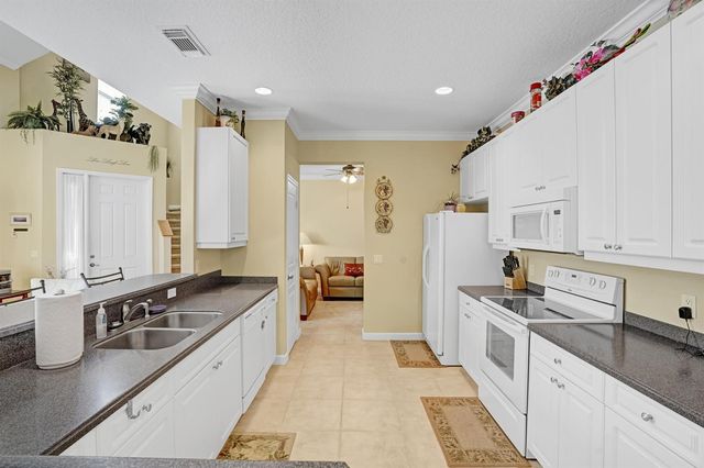 10484 SW Westlawn Boulevard, Port St. Lucie, FL 34987