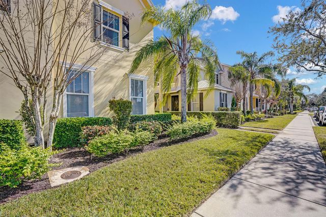10484 SW Westlawn Boulevard, Port St. Lucie, FL 34987
