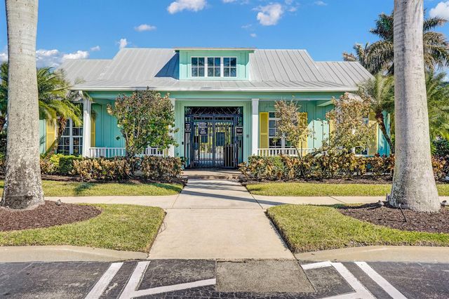 10484 SW Westlawn Boulevard, Port St. Lucie, FL 34987
