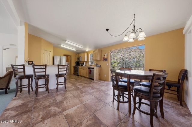 636 W SADDLE BUTTE Street, Apache Junction, AZ 85120