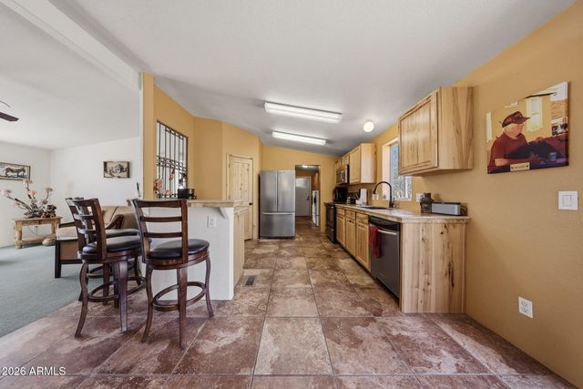 636 W SADDLE BUTTE Street, Apache Junction, AZ 85120