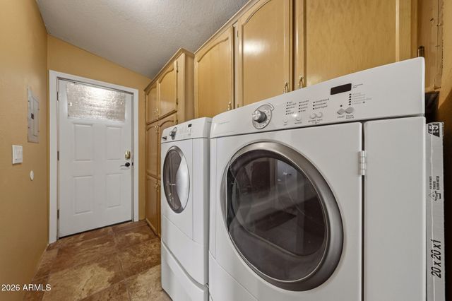 636 W SADDLE BUTTE Street, Apache Junction, AZ 85120