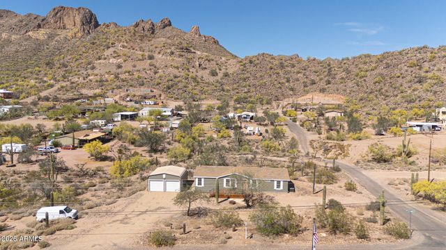 636 W SADDLE BUTTE Street, Apache Junction, AZ 85120