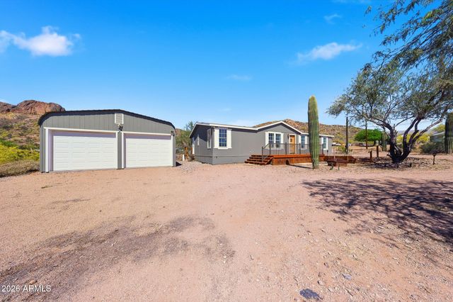 636 W SADDLE BUTTE Street, Apache Junction, AZ 85120