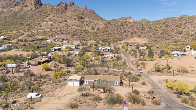 636 W SADDLE BUTTE Street, Apache Junction, AZ 85120