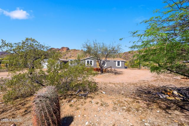 636 W SADDLE BUTTE Street, Apache Junction, AZ 85120