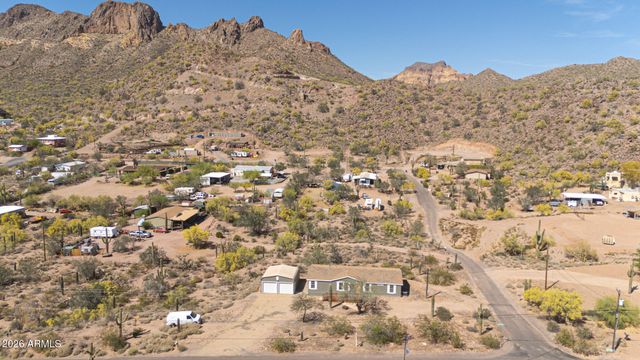 636 W SADDLE BUTTE Street, Apache Junction, AZ 85120