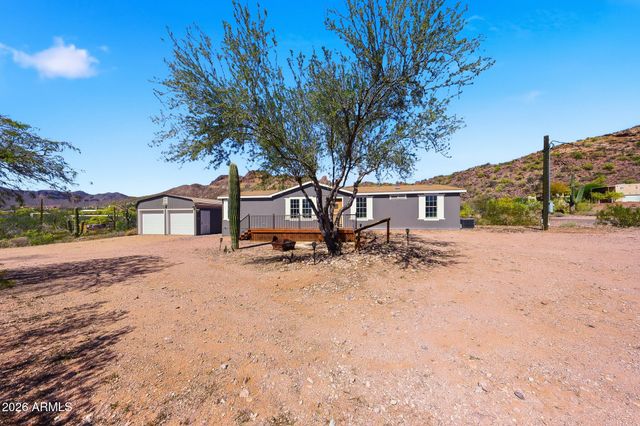 636 W SADDLE BUTTE Street, Apache Junction, AZ 85120