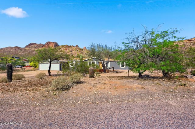636 W SADDLE BUTTE Street, Apache Junction, AZ 85120