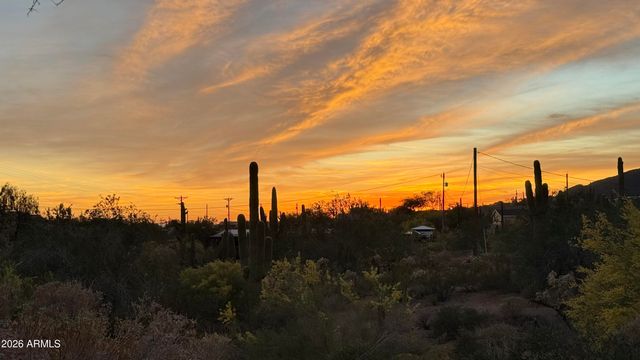 636 W SADDLE BUTTE Street, Apache Junction, AZ 85120