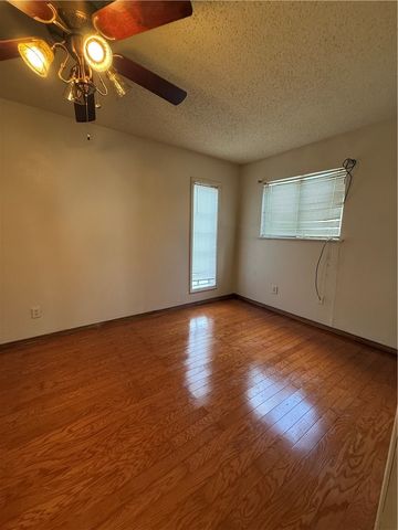 6702 Wood Duck Dr, Corpus Christi, TX 78413