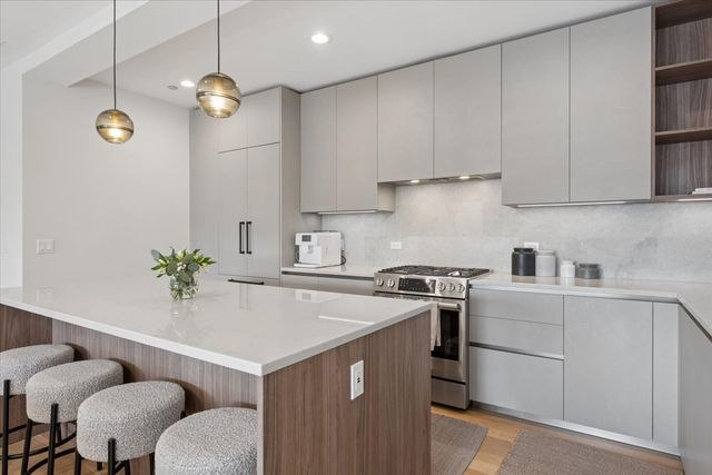 4537 N Clark Street 3C, Chicago, IL 60640