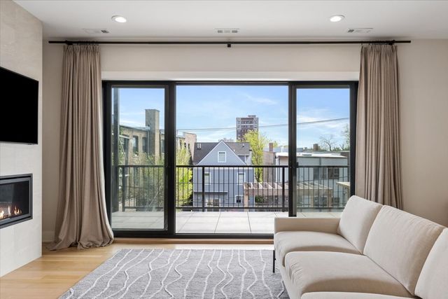 4537 N Clark Street 3C, Chicago, IL 60640