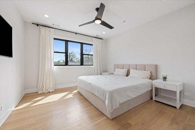 4537 N Clark Street 3C, Chicago, IL 60640