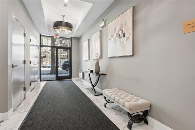 4537 N Clark Street 3C, Chicago, IL 60640