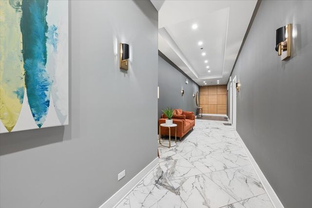 4537 N Clark Street 3C, Chicago, IL 60640