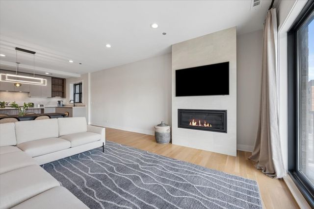 4537 N Clark Street 3C, Chicago, IL 60640