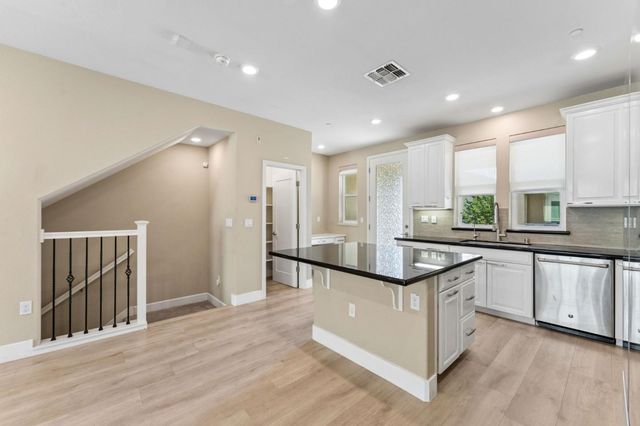 5978 Larkstone Loop, San Jose, CA 95123