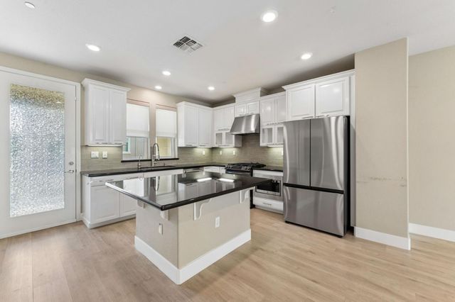 5978 Larkstone Loop, San Jose, CA 95123