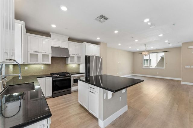 5978 Larkstone Loop, San Jose, CA 95123