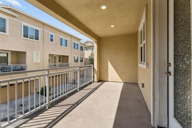5978 Larkstone Loop, San Jose, CA 95123