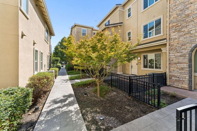 5978 Larkstone Loop, San Jose, CA 95123