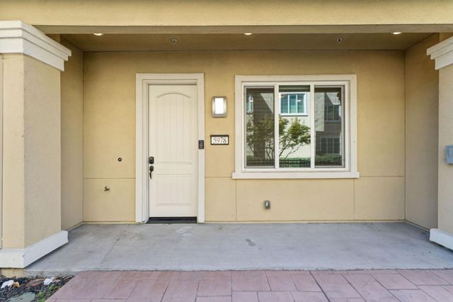 5978 Larkstone Loop, San Jose, CA 95123