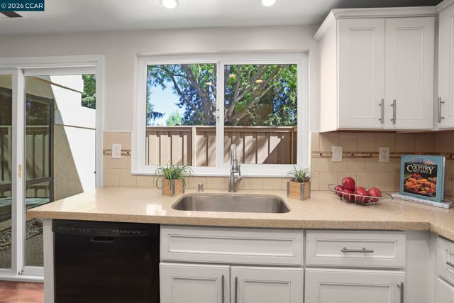 100 Candelero Pl, Walnut Creek, CA 94598