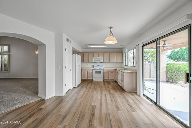 2031 W TRACY Lane, Phoenix, AZ 85023