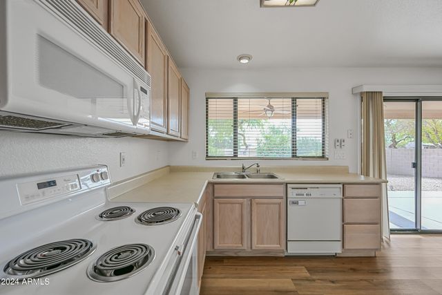 2031 W TRACY Lane, Phoenix, AZ 85023