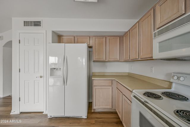 2031 W TRACY Lane, Phoenix, AZ 85023