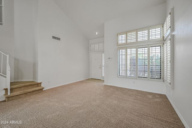 2031 W TRACY Lane, Phoenix, AZ 85023