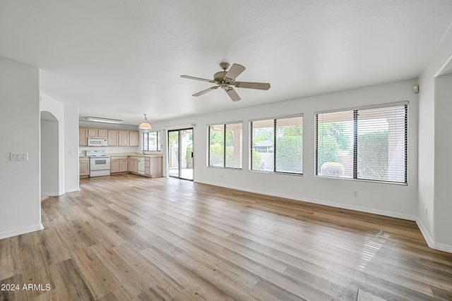 2031 W TRACY Lane, Phoenix, AZ 85023