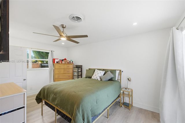 861 N Bel Air Dr, Plantation, FL 33317