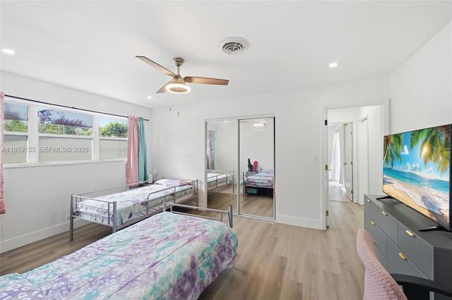 861 N Bel Air Dr, Plantation, FL 33317