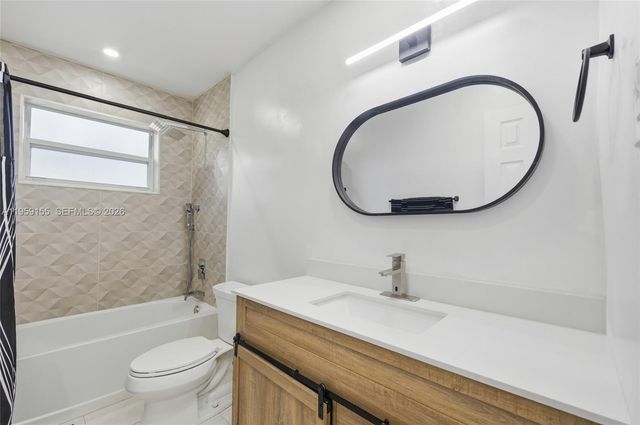 861 N Bel Air Dr, Plantation, FL 33317