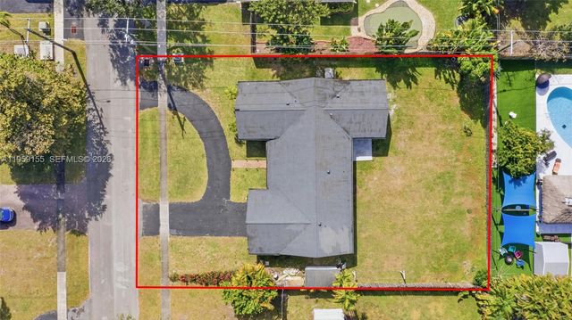 861 N Bel Air Dr, Plantation, FL 33317