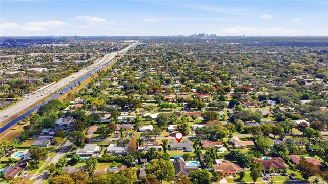 861 N Bel Air Dr, Plantation, FL 33317