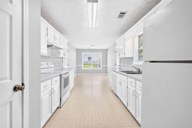 65 Hillock Court, Covington, GA 30016