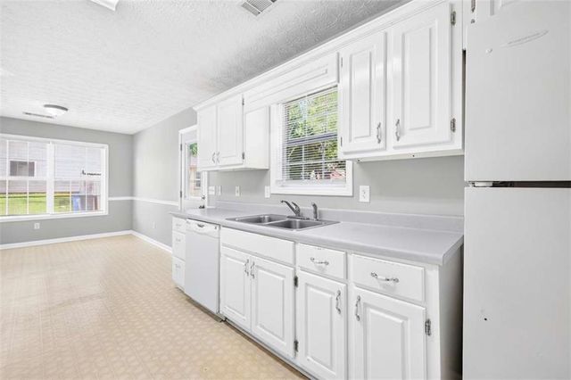 65 Hillock Court, Covington, GA 30016