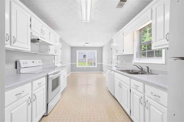 65 Hillock Court, Covington, GA 30016