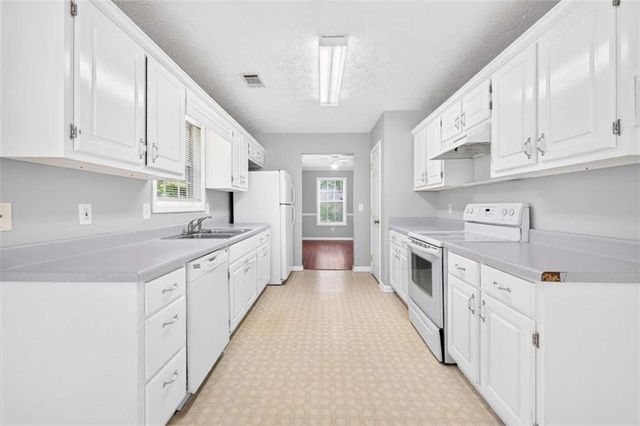 65 Hillock Court, Covington, GA 30016
