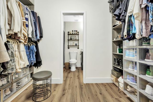 8016 NW 43rd St, Coral Springs, FL 33065