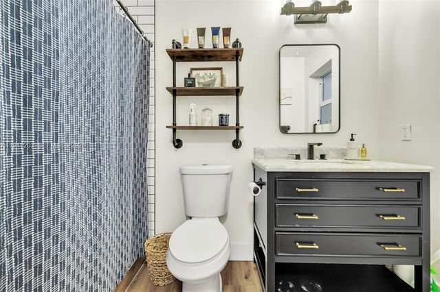 8016 NW 43rd St, Coral Springs, FL 33065