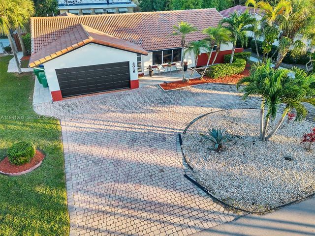 8016 NW 43rd St, Coral Springs, FL 33065