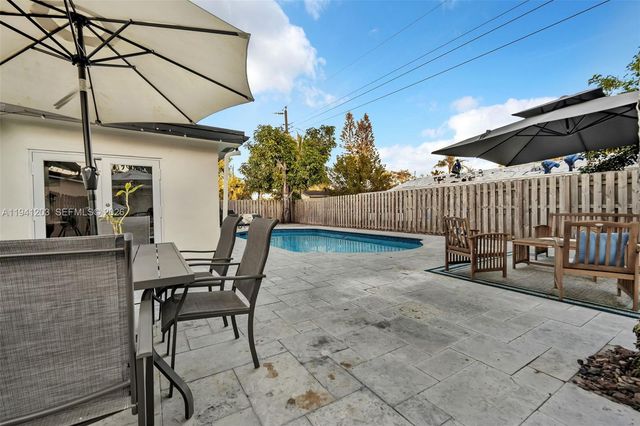 8016 NW 43rd St, Coral Springs, FL 33065