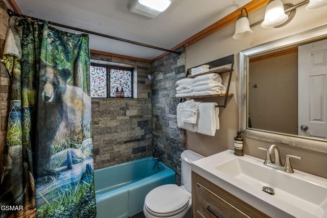 1125 Lower Alpine Way, Gatlinburg, TN 37738