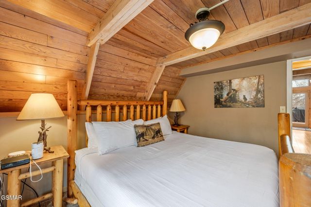 1125 Lower Alpine Way, Gatlinburg, TN 37738